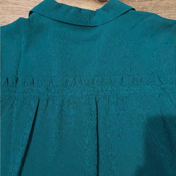 Athleta Echo Short Sleeve Revere Collar Button Through Top in Emerald Green - Picture 10 of 11